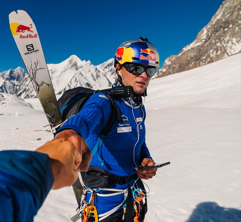 Andrzej Bargiel zjechał na nartach z K2